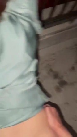 高颜值情侣泄密需要强壮凶狠的男友，粗口加高频抽插爽到胡言乱语，时而天台寻刺激！ 截图12