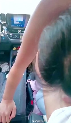 「浦东菜菜子」和榜一大哥驱车到偏僻无人的草原玩野战和车震差点被发现 无套中出骑乘榨精超刺激 截图11