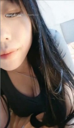 超级大奶 巨大无比比头大~【00后超级胸】带姨妈出征~狂撸 纯天然，露脸清纯系 截图1