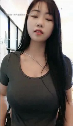 超级大奶 巨大无比比头大~【00后超级胸】带姨妈出征~狂撸 纯天然，露脸清纯系 截图3