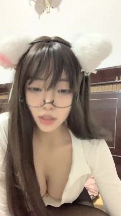 【女高童颜巨乳】应求更新 大奶校花 跳蛋 滴蜡 密码房! 挑战感官刺激 截图4