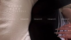 推特新晋4年绿帽美腿淫妻网黄「一个ren」《迷乱的新婚妻子》骚妻下班回家，掀开衣服就挨操了，看老婆的口活真是享受 截图16