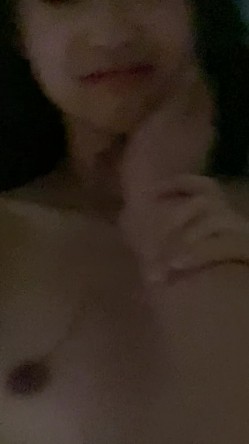 苗条身材眼镜女大生，外表看起来腼腆淑女型，想不到露脸啪啪性爱，太反差了 截图8