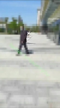 重磅炸弹！万人求档高门槛梦幻联动，顶级绿帽网红大咖联手【绿帽女友+你的大婊姐】私拍，当着男友的面给戴绿帽子 截图2