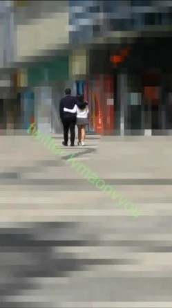 重磅炸弹！万人求档高门槛梦幻联动，顶级绿帽网红大咖联手【绿帽女友+你的大婊姐】私拍，当着男友的面给戴绿帽子 截图5
