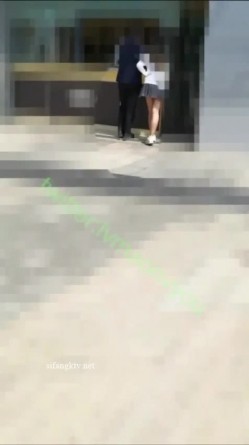 重磅炸弹！万人求档高门槛梦幻联动，顶级绿帽网红大咖联手【绿帽女友+你的大婊姐】私拍，当着男友的面给戴绿帽子 截图8
