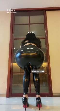 《淫妻少妇控必备》一夜爆火推特顶逼王！极品身材白领美少妇【6金】最新千元频道长时劲曲抖臀裸舞，巴拉豆顶胯真心受不了 截图11