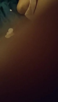 六爷的女人 风骚无比，舔屁眼，吃鸡巴，打着电话后入啪啪响，骚 截图12