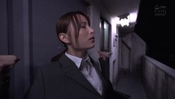 CAWD-639 隣人のゴミ部屋で異臭中年おやじに監禁、調教、同情…抜かずの連撃中出し55発され続けた司法修習生 伊藤舞雪 截图16