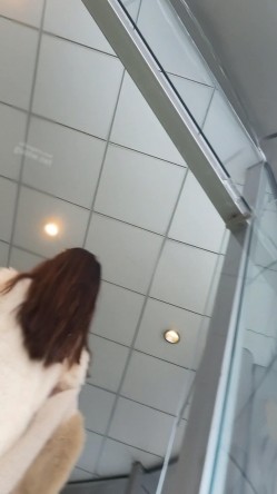 新KingKCD裙底风光 ️开心拍照的小姐姐极品骚白内裤+极品黑丝美腿小姐姐前后CD 截图9