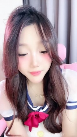️神级女神【董小姐】高端女神！模特身材~裸舞~道具自慰~白浆直流！ 截图3