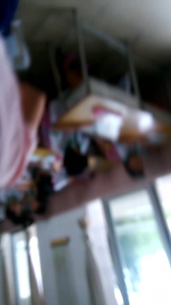 熊孩子教室CD偷拍老师裙底系列 截图7