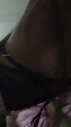百度云泄密【良家交流群】收费交流群流出夫妻情侣分享、偷情、3P偷拍等 截图4