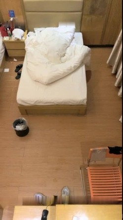 零零后小哥酒店空调机偷放摄像头找了个颜值不错的小姐偷拍趁着小姐洗澡偷偷调角度 截图16
