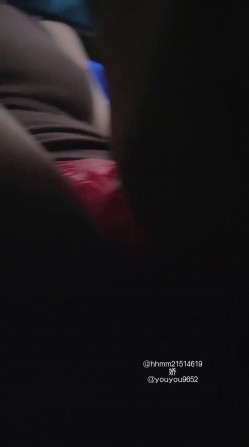 推特绿帽NTR夫妇刷锅第一人【娇妻日记】订阅私拍，户外露出、约单男、换妻4P 截图3