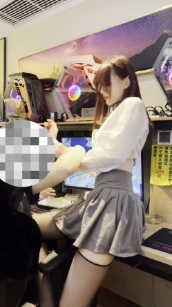 海鲜馒头穴女神『阿朱』 黑丝捆绑 被网友绑起来搞到内内都湿了 高清1080P原版 截图7