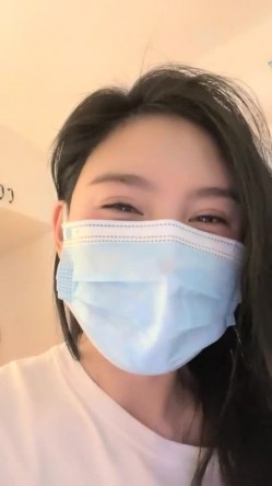 核弹！新女神下海~20小时~【马日安娜】这个真的很漂亮（下部）！来大姨妈还大秀，经血直流，略重口~！ 截图9