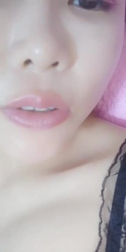 居家美少妇dior美女露脸夫妻做爱第二季，包皮大鸡巴无套抱着大白腿猛草，淫语激情浪叫呻吟表情风骚迷人 截图1