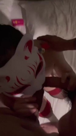 推特极品浪女【TJ淫妻笑笑】性福生活，喜欢绿露出3P玩的开放被单男操的声嘶力竭浪叫 截图13