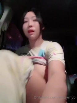 【你的淫荡姨妈】泰国轻熟人妻型巨乳网黄御姐「Muaymyb」露脸大尺度私拍 风骚露出男女通吃多穴满足 截图6