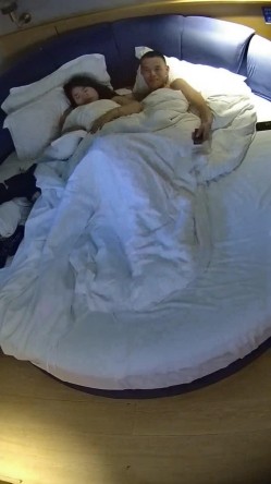情趣台 大哥带媳妇儿开房 媳妇儿富态有气质 大哥刚出招 媳妇儿跟着默契配合 最后还内射了 截图7