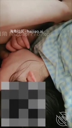 【我和我的女神爱妻】性爱记录，今天不用上学大早上爬上我的床吃鸡巴 截图4