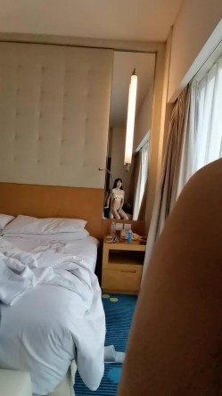 酒店让可爱女友穿上兔子装再打炮 高清完美露脸 截图2