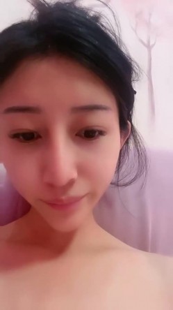 平胸界的天花板，【00小馒头】，明星脸~神似女星江疏影~特写掰逼，抠穴自慰，湿润的蝴蝶逼 截图15