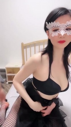 最美人妻轻少妇色火精灵女神，高跟黑丝连体网袜美腿，30多岁女人韵味足 明星级颜值 18岁的身材，难得啪啪！声音超好听 截图12