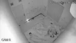 黑客破解家庭网络摄像头偷拍 极品夫妻 的日常性生活每次啪啪都需要道具插逼自慰热身再开干 截图1