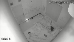 黑客破解家庭网络摄像头偷拍 极品夫妻 的日常性生活每次啪啪都需要道具插逼自慰热身再开干 截图10