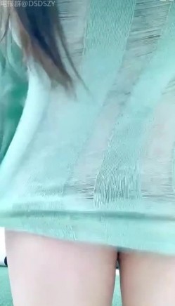 四川爆乳女神【炸土豆】夸张F奶 粉屄~扒逼道具自慰 截图3