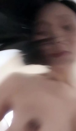 户外！【女主】深夜挑逗醉酒不省人事的同事被狠狠内射 截图13