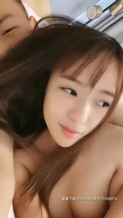 【小桃表妹】00后在校大学生，欠了一屁股债，找表哥开直播，身材非常极品 截图11