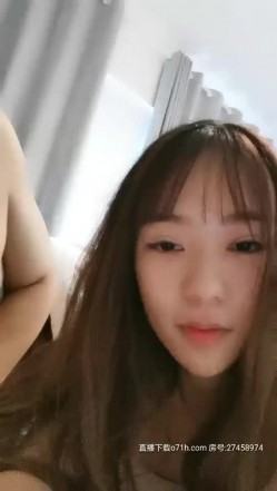 【小桃表妹】00后在校大学生，欠了一屁股债，找表哥开直播，身材非常极品 截图12