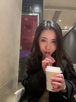 ️逆天户外主播【qingqing-ss】高颜值长腿丝袜、公园、商场餐厅大胆当着路人面裸露自慰 截图9