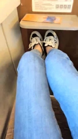 千里送逼，坐上高铁去约炮，【妖娆小宝贝】，美腿御姐，高铁厕所自慰，奥迪车震 截图4