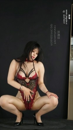 黑GIRL，女人味，露三点情趣裸舞，果然成熟女人活最好 截图1