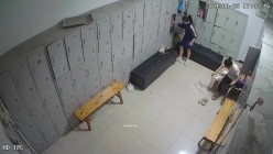 舞蹈班《监控破解》偷拍多位美女学员后台换衣服 截图8