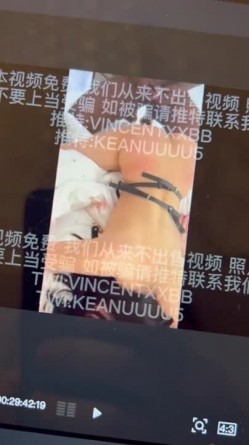 顶级绿帽淫妻大神【vincentxxbb】淫乱群P小娇妻，直击顶级淫乱现场！超淫乱对白，相当震撼 截图4