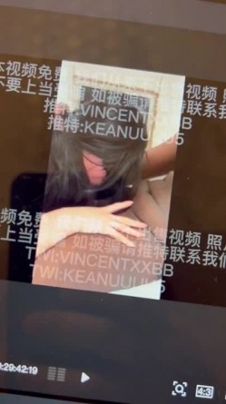 顶级绿帽淫妻大神【vincentxxbb】淫乱群P小娇妻，直击顶级淫乱现场！超淫乱对白，相当震撼 截图16