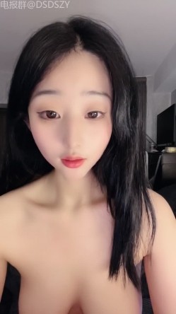 【初恋情人系女神】某航空大学女大学妹「航空菲菲」合集，露脸高跟情趣丝袜，极品美臀，假屌坐插式自慰 截图5