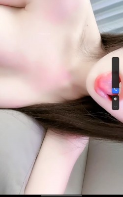 骚货母狗颜值美女【M9】高价一对一网调，超级骚黑丝，阿黑颜自慰淫水特别多 截图2