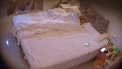 大学城 这妓女小姐姐生意很好啊 每天都有生意上门 一天接两三个大哥 这钱赚得是比进厂强 截图3
