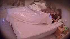 大学城 这妓女小姐姐生意很好啊 每天都有生意上门 一天接两三个大哥 这钱赚得是比进厂强 截图14