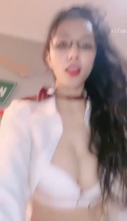 御姐下海！超漂亮！好骚好性感，【一支酸奶】，撩人的眼神让你看一眼就方寸大乱，极品美乳骚穴水多，强烈推荐！ 截图15