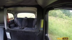 [FakeTaxi.com] - 2020.12.04 - Ariela Donovan - Peeping Cabbie Fucks Skinny Redhead (720p).mp4 截图15