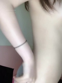 快手颜值主播- coco - 跳蛋自慰、手指抠逼，吃鸡啪啪，无比享受的四眼骚货，淫声非常淫荡 41V福利！ 截图4