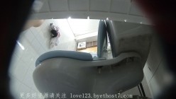 【珍藏完整版】浴室暗藏摄像头偷拍两朵姐妹花洗澡,肤如凝脂肤似雪,一夜春宵梦断魂 截图10