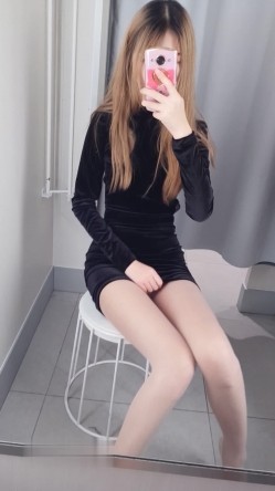 美腿福利姬鱼丸少女试衣间秀丝袜美腿 把玩骑坐假屌自慰抽插流白浆 截图4